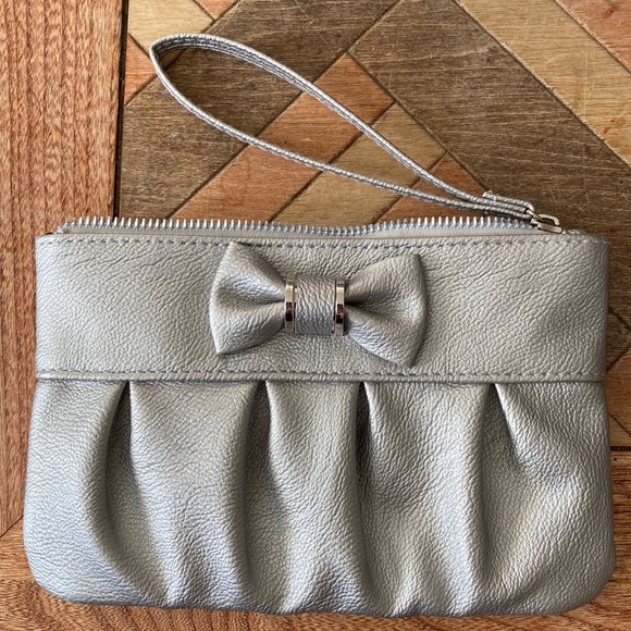 NWOT Bobby Bow Wristlet - Picture 2 of 5